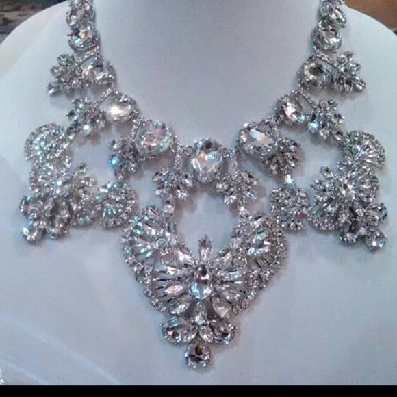 Jeweled necklace - Picture 6 of 8